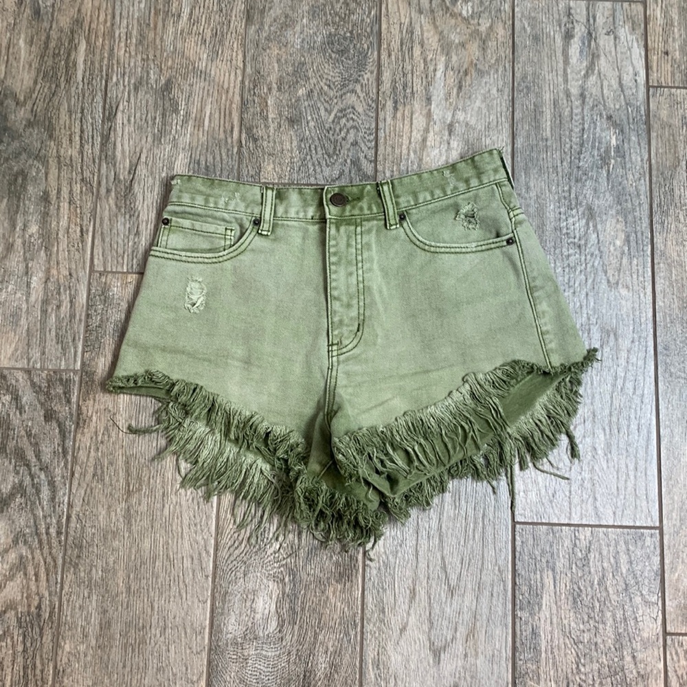 Urban outfitters BDG distressed, High-Rise Cheeky  short